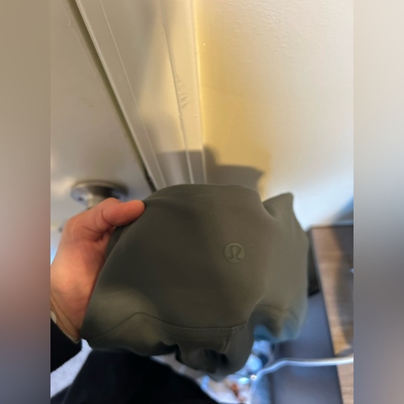 Lululemon Olive Green high waisted crop Leggings - Picture 5 of 5